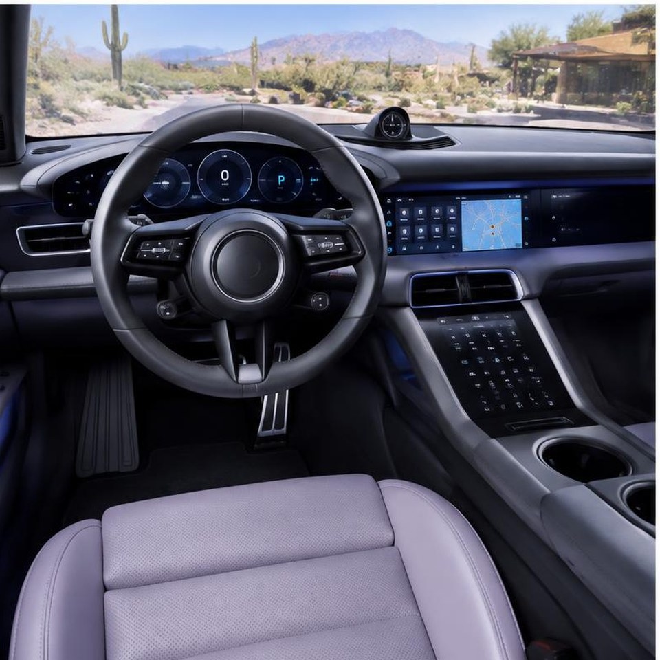 Taycan Turbo S interior detail